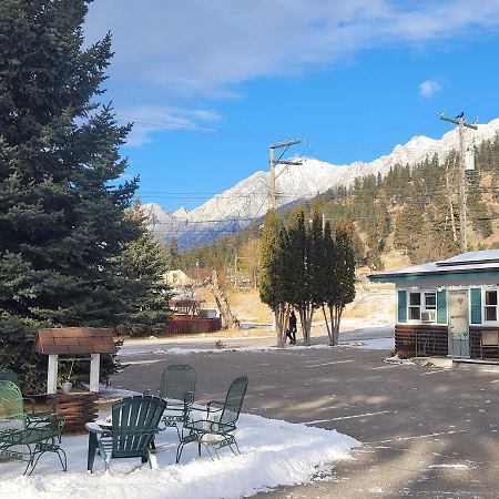 Lido Motel Radium Hot Springs Bagian luar foto