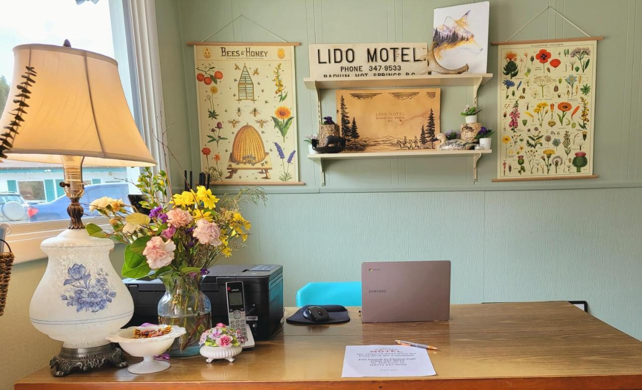 Lido Motel Radium Hot Springs Bagian luar foto