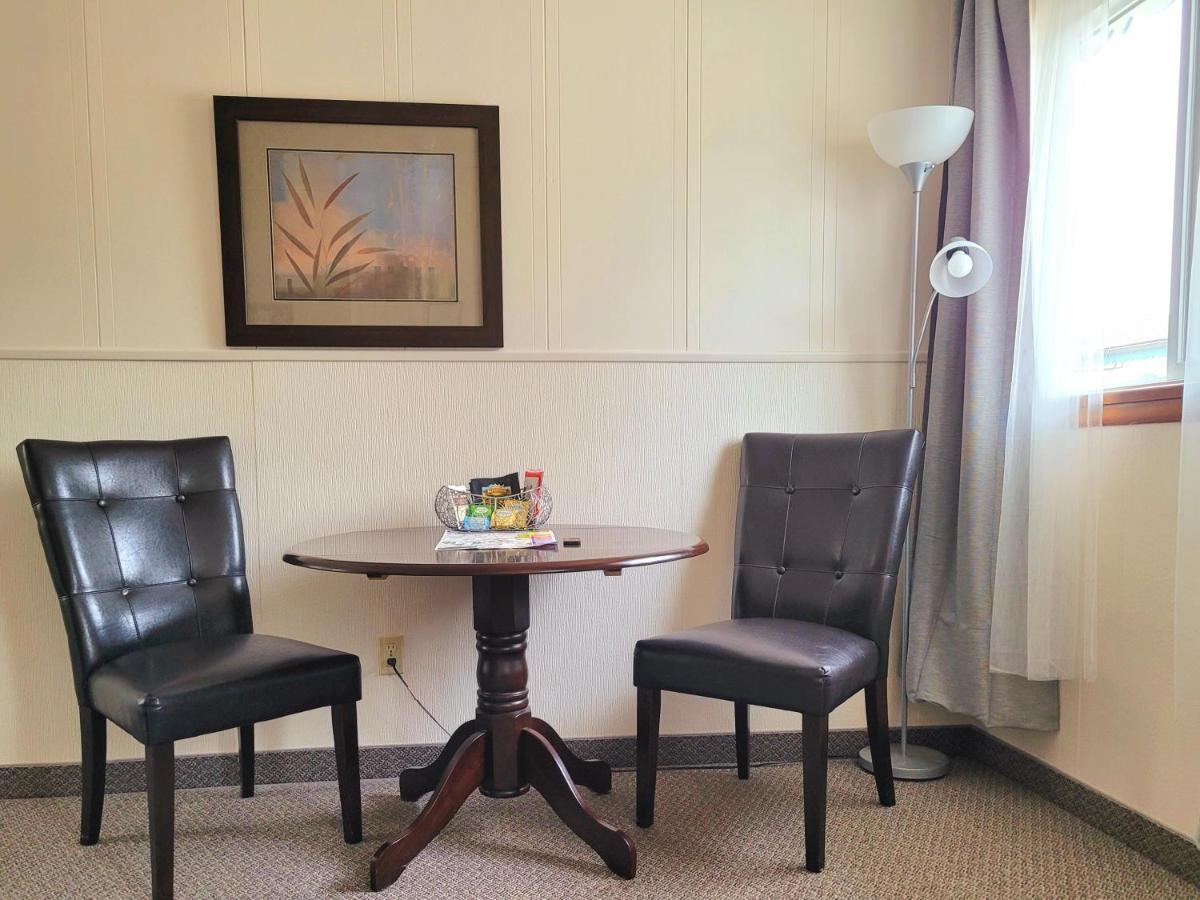 Lido Motel Radium Hot Springs Bagian luar foto