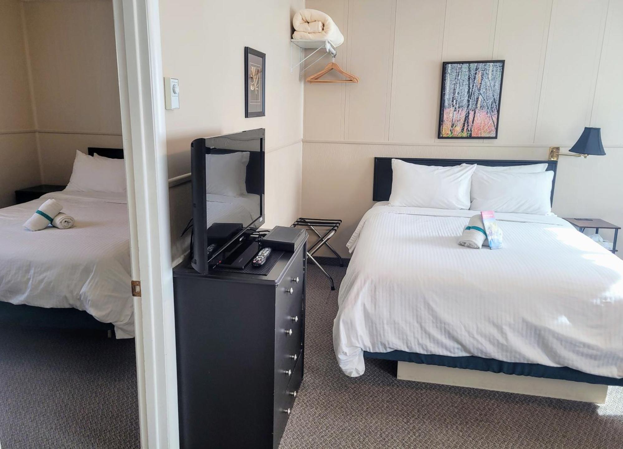 Lido Motel Radium Hot Springs Bagian luar foto