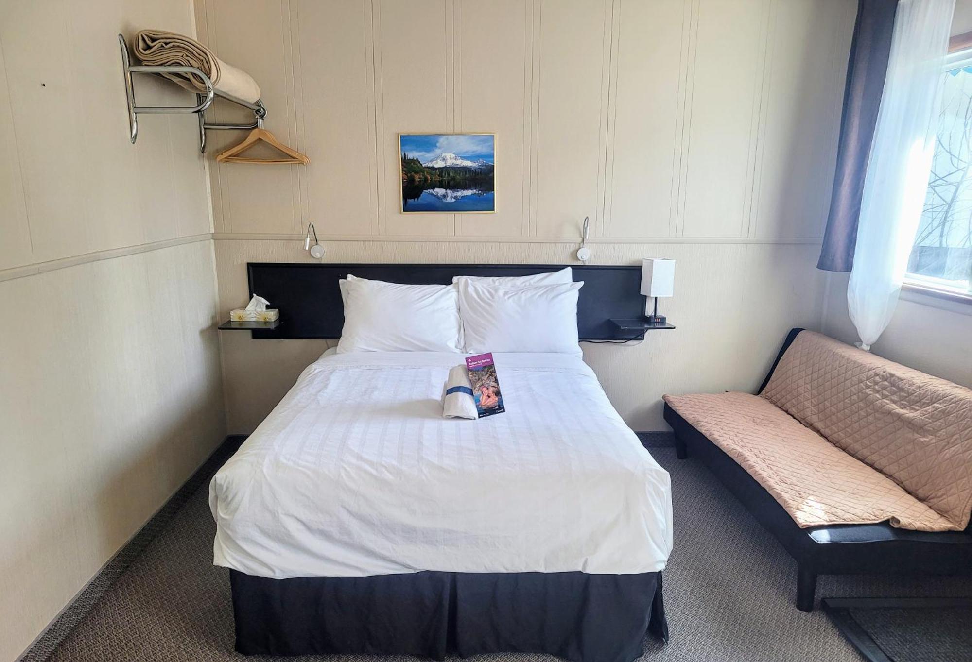 Lido Motel Radium Hot Springs Bagian luar foto