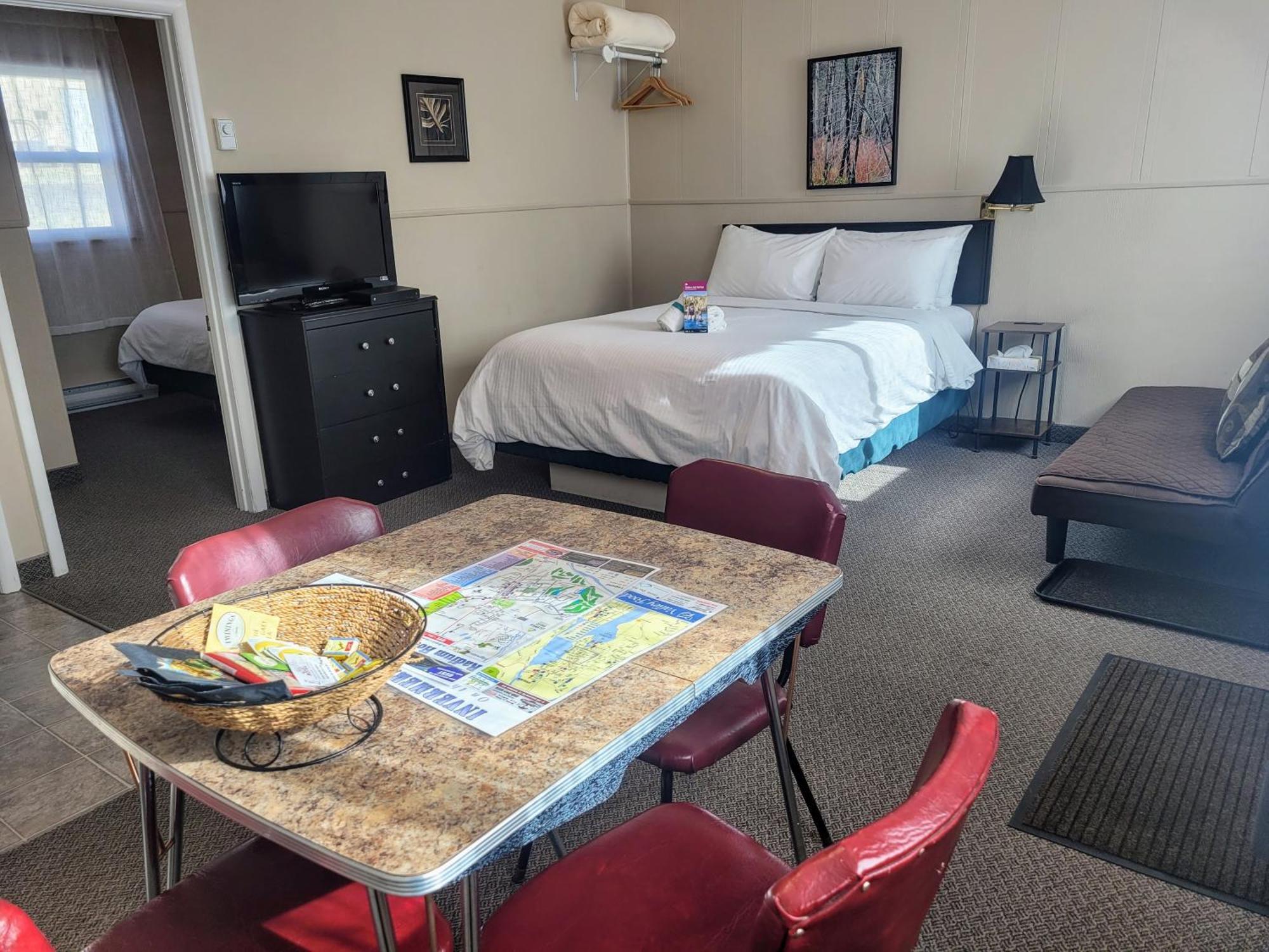 Lido Motel Radium Hot Springs Bagian luar foto