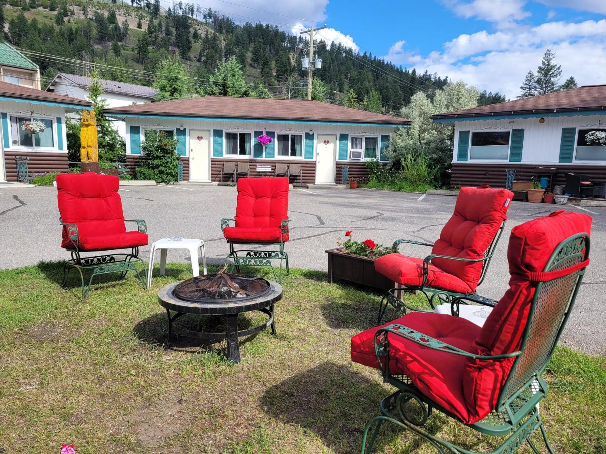 Lido Motel Radium Hot Springs Bagian luar foto