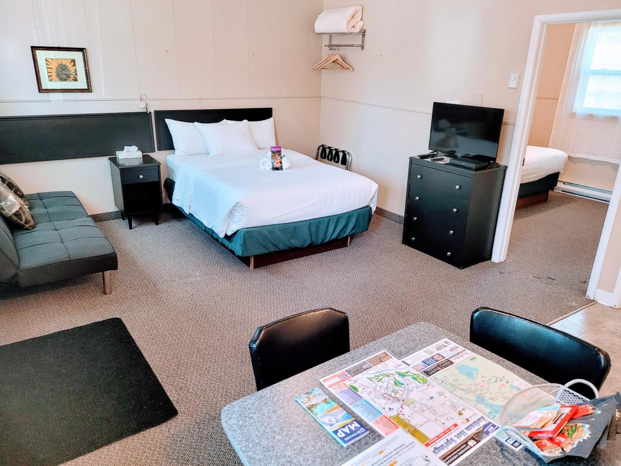 Lido Motel Radium Hot Springs Bagian luar foto