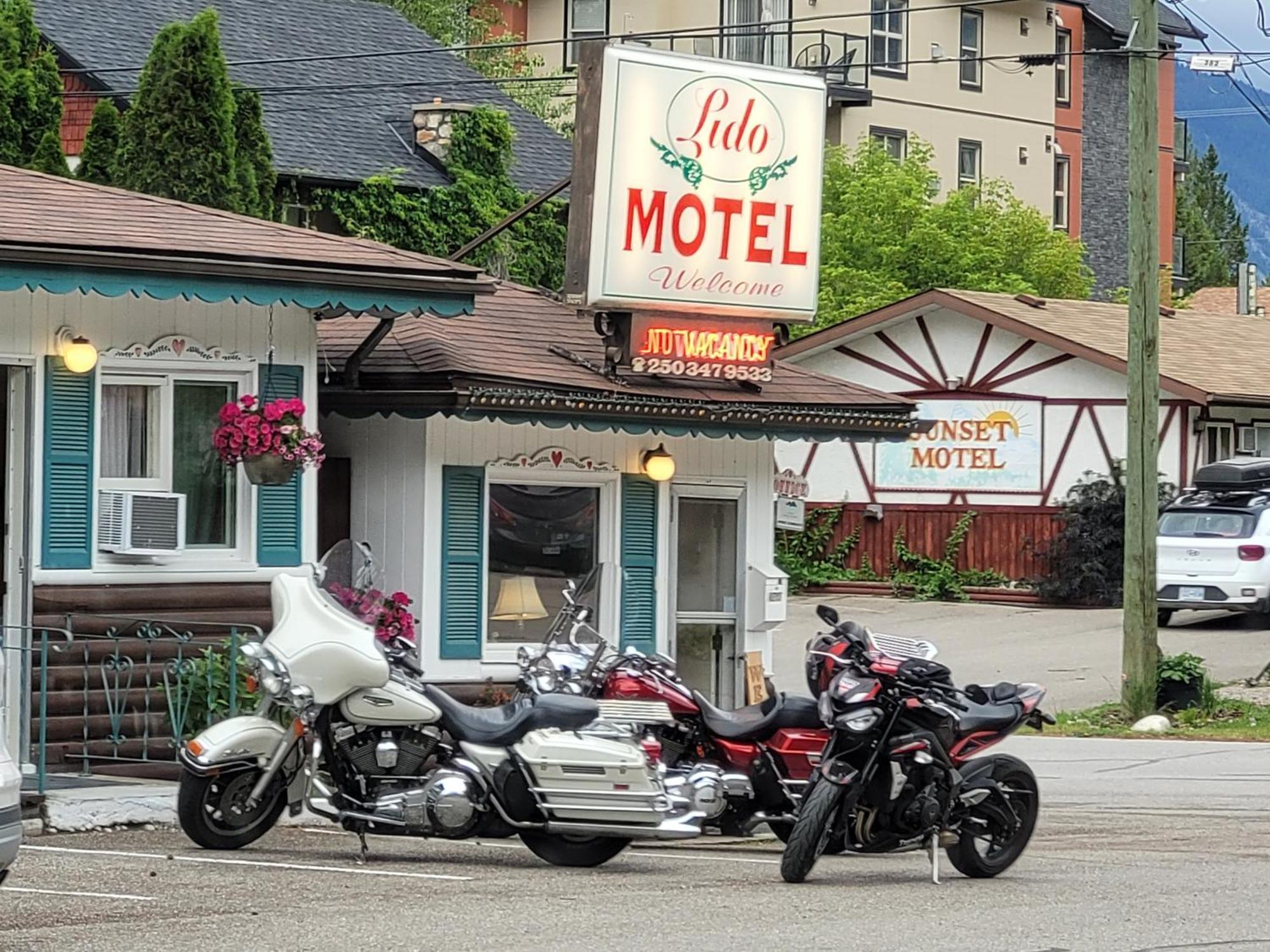 Lido Motel Radium Hot Springs Bagian luar foto